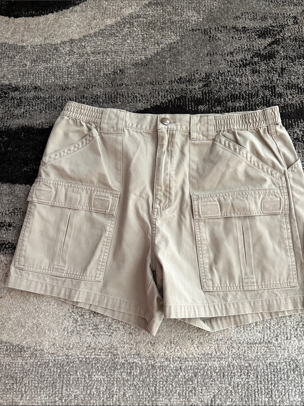 Men’s Beige Cabela’s Utility Cargo Shorts Size 38